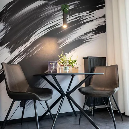 Black & White - Balkon, Netflix, Nespresso, Zentral, Messe * Chemnitz