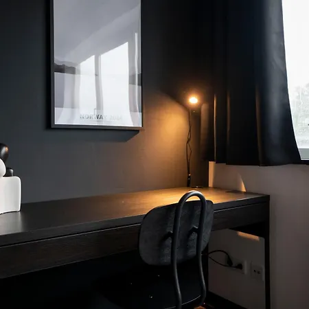 Black & White - Balkon, Netflix, Nespresso, Zentral, Messe Appartement Chemnitz