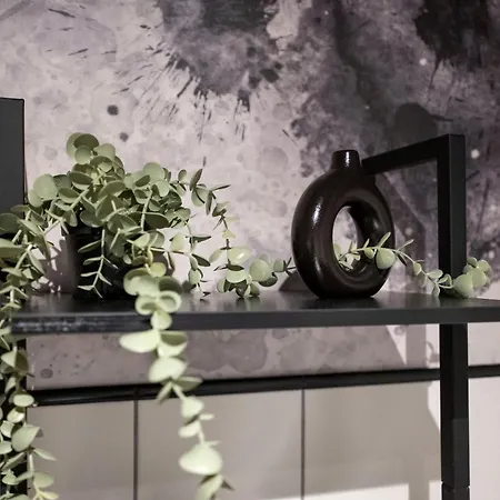 Black & White - Balkon, Netflix, Nespresso, Zentral, Messe Appartement