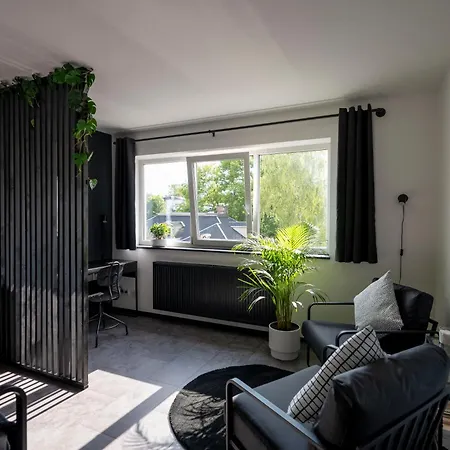 Black & White - Balkon, Netflix, Nespresso, Zentral, Messe Appartement Chemnitz